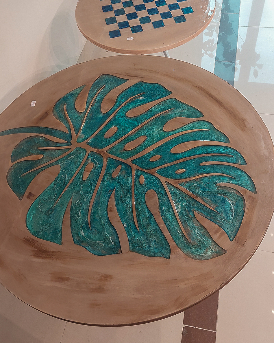 Handcrafted Monstera Leaf Resin Coffee Table | Wooden Art Table for Modern Home Décor
